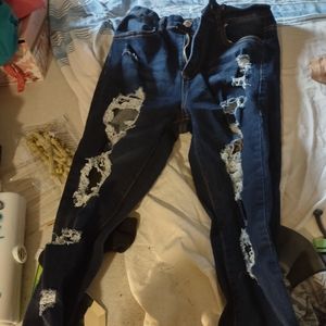 Distressed skinny jeans